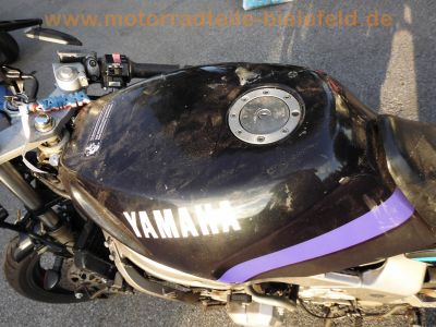 Yamaha_FZR600_3HE_Crash_schwarz-tuerkis_Gepaecktraeger_42.jpg