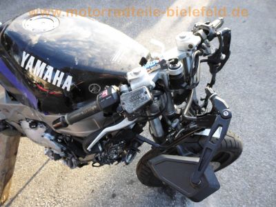 Yamaha_FZR600_3HE_Crash_schwarz-tuerkis_Gepaecktraeger_44.jpg