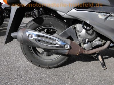 Suzuki_UC125_Epicuro_Roller_silber_SJ125T_CRASH_sehr_gepflegt_hohe_Scheibe_9.jpg