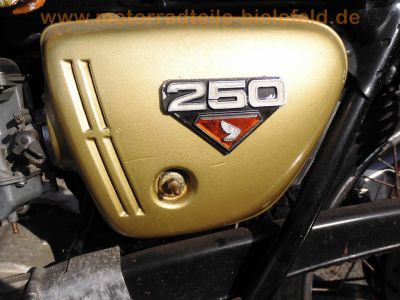 Honda_CB250K_gold_mit_2x_Auspuff_CB250G_Speichenraeder_Chromfender_kurz_original_Sitzbank_-_wie_CB_CL_250K_350K_Twin_15.jpg