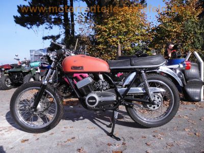 Yamaha_RD250_Typ_522_rot_ohne_Auspuff_Speichenraeder_original_Sitzbank_-_wie_RD_TZ_125_250_350_1A2_352_1.jpg