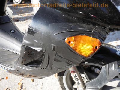 Aprilia_Roller_SR50LC_schwarz_50kmh_24tkm_seit_2000_abgemeldet_Ersatzteile_26.jpg
