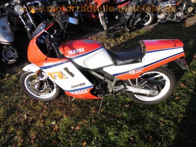 Yamaha_FZ750_Genesis_1FN_4-1_Auspuff_von_2KK_und_original_4-2_Auspuff_unverbastelt_und_gepflegt_-_wie_FZ_FZR_FZX_400_750_1000_56.jpg