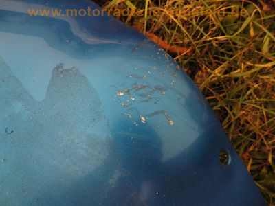 Suzuki_GSX600F_blau_MBS_Ersatzteile_2x_original-Auspuff_Motor_Verkleidung_Gabel_18.jpg