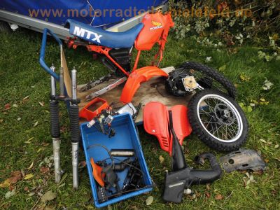 Honda_MTX200R_MD07_zerlegt_Ersatzteile_Rahmen_Verkleidung_Gabel_Motor_Raeder_Auspuff_uvm_-_wie_MTX125R_JD05_1.jpg
