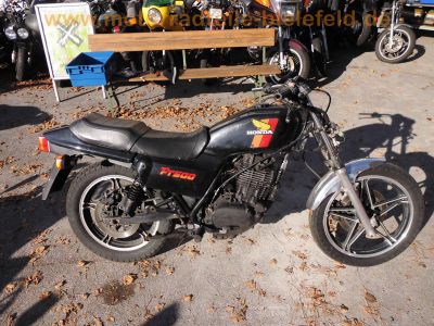 Honda_FT500_PC07_schwarz_Chromteile_-_Motor_wie_XL500R_PD02_XL500S_PD01_31.jpg