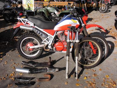 Honda_XLV750R_RD01_Kardan-Enduro_HRC_blau-weiss-rot_ERSTE_HAND_Neuteile_Ersatzteile_1.jpg