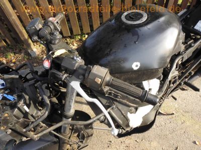 Suzuki_GSX600F_GN72B_Ratbike_schwarz_f_Ersatzteile_original_Auspuff_Motor_Gabel_40.jpg