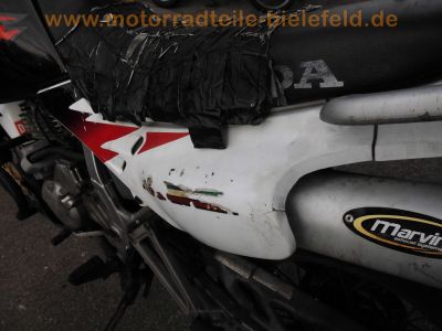 Honda_NX650_Dominator_RD08_rot-weiss_e6_Marving-Auspuff_1-2_Sturzbuegel_-_RFVC-Motor_wie_XBR_GB_500_PC15_PC16_XL600_RM_LM_PD03_PD04_XR600R_PE04_11.jpg