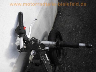 Yamaha_YZF-R_125_RE06_Crash_1a_Motor_Auspuff_mit_2x_Kat_offene_CDI_5D700_120_kmh_43.jpg