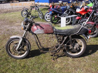 Yamaha_XS750_1T5_Rolling_Chassis_rot_Ballon-Tank_Original-Papiere_3-Zylinder_Dreizylinder_Triple_wie_XS750SE_3L3_XS850_4E2_-_no_XS500_XS650_XS1100_5.jpg