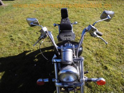 Suzuki_VS750_Intruder_VR51A_V2_Chopper_schwarz_original_Auspuff_SANKEI_2236_Sturzbuegel_Sissybar_43kW_58PS_-_wie_VS600_VS700_VS800_VS1400_24.jpg