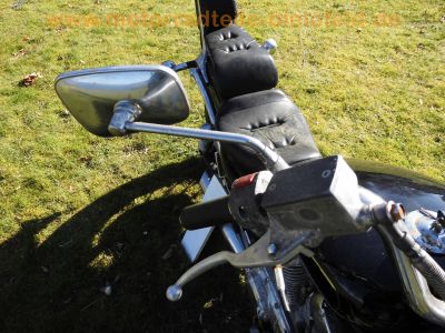 Suzuki_VS750_Intruder_VR51A_V2_Chopper_schwarz_original_Auspuff_SANKEI_2236_Sturzbuegel_Sissybar_43kW_58PS_-_wie_VS600_VS700_VS800_VS1400_25.jpg