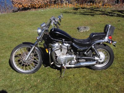 Suzuki_VS750_Intruder_VR51A_V2_Chopper_schwarz_original_Auspuff_SANKEI_2236_Sturzbuegel_Sissybar_43kW_58PS_-_wie_VS600_VS700_VS800_VS1400_6.jpg