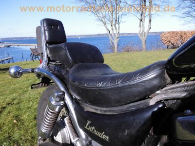 Suzuki_VS750_Intruder_VR51A_V2_Chopper_schwarz_original_Auspuff_SANKEI_2236_Sturzbuegel_Sissybar_43kW_58PS_-_wie_VS600_VS700_VS800_VS1400_62.jpg