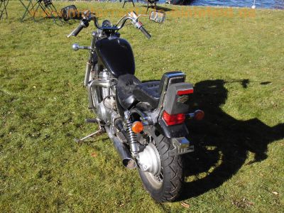 Suzuki_VS750_Intruder_VR51A_V2_Chopper_schwarz_original_Auspuff_SANKEI_2236_Sturzbuegel_Sissybar_43kW_58PS_-_wie_VS600_VS700_VS800_VS1400_7.jpg