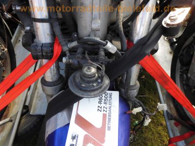 Kawasaki_ZZR600E_ZX600E_1995_98PS_Crash_Ersatzteile_spare-parts_GIVI-Koffertraeger_Motor_engine_Rahmen_Gabel_72.jpg