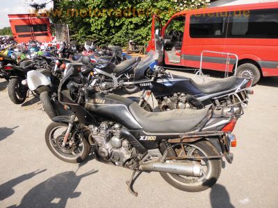 Yamaha_XJ900F_58L_schwarz_EZ88_KONI_Federbeine_Koffertraeger_Gepaecktraeger_-_wie_31A_4BB_XJ650_4K0_XJ750_Seca_11M_XJ750F_41Y_4.jpg