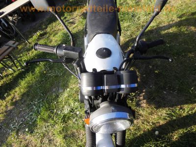 Suzuki_GSX400E_GK53C_weiss-blau_JAMA-Auspuff_Koffertraeger_Gepaecktraeger_-_wie_GSX250E_GS25x_GS40x_GK51C_GJ53B_39.jpg