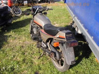 Kawasaki_GPz550UT_bronze_Typ_KZ550H_original_Auspuff_KHI_K053_LCD-Cockpit_-_wie_ZX550A_GPz_KZ_ZX_400_500_750_1100_E_UT_H_GT_42.jpg