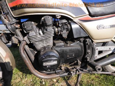 Kawasaki_GPz550UT_bronze_Typ_KZ550H_original_Auspuff_KHI_K053_LCD-Cockpit_-_wie_ZX550A_GPz_KZ_ZX_400_500_750_1100_E_UT_H_GT_56.jpg