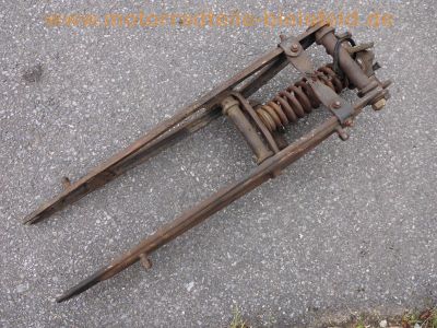 DKW_Luxus_ZE_200_Blutblase_Ersatzteile_spare-parts_Rahmen_Gabel_Auspuff_frame_fork_exhaust_6.jpg