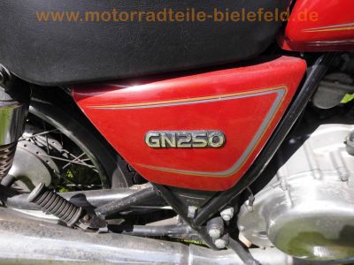 Suzuki_GN250_NJ25A_1994_Soft-Chopper_gesteppte_Sitzbank_original_Auspuff_3834_klassischer_Einzylinder_wie_DR250S_GN400_36.jpg