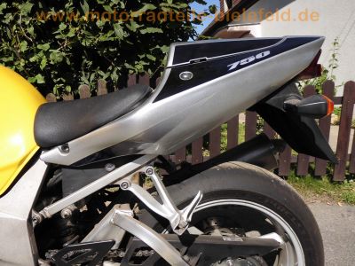 Suzuki_GSXR_750_K0_WVBD_1Hd_2x_Motor_2x_Renn-Verkeidung_2x_Radsatz_Tuning_SR-Racing_Titan-Auspuff_0083SR_Renn-Bereifung_Regen-Reifen_-_wie_GSX-R_GSXR_600_1000_K1_K2_K3_K4_K5_184.jpg