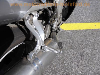 Suzuki_GSXR_750_K0_WVBD_1Hd_2x_Motor_2x_Renn-Verkeidung_2x_Radsatz_Tuning_SR-Racing_Titan-Auspuff_0083SR_Renn-Bereifung_Regen-Reifen_-_wie_GSX-R_GSXR_600_1000_K1_K2_K3_K4_K5_212.jpg