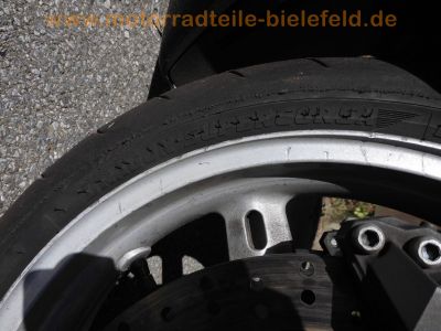 Suzuki_GSXR_750_K0_WVBD_1Hd_2x_Motor_2x_Renn-Verkeidung_2x_Radsatz_Tuning_SR-Racing_Titan-Auspuff_0083SR_Renn-Bereifung_Regen-Reifen_-_wie_GSX-R_GSXR_600_1000_K1_K2_K3_K4_K5_222.jpg