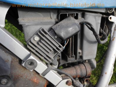 Kawasaki_KLR_250_D_KL250D_weiss-blau_Einzylinder-Enduro_ohne_Motor_-_wie_KL600_KL650_KLR600_KLR650_A_B_C_Tengai_10.jpg