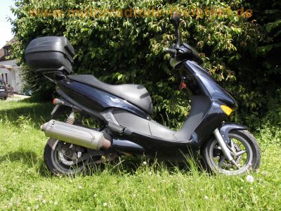 Aprilia_Leonardo_125_Typ_MB_Roller_mit_Topcase_-__wie_Leo_150_ZD4MB_1.jpg