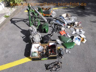 Kawasaki_KZ200A_Z200_Einzylinder_gruen_zerlegt_wie_KZ250C_Z250_LTD_-_Teile_Ersatzteile_spare-parts_spares_1.jpg