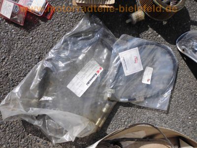 Kawasaki_KZ200A_Z200_Einzylinder_gruen_zerlegt_wie_KZ250C_Z250_LTD_-_Teile_Ersatzteile_spare-parts_spares_14.jpg