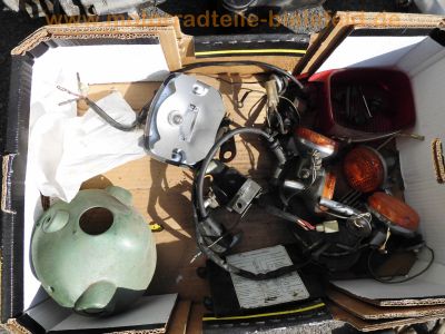 Kawasaki_KZ200A_Z200_Einzylinder_gruen_zerlegt_wie_KZ250C_Z250_LTD_-_Teile_Ersatzteile_spare-parts_spares_20.jpg