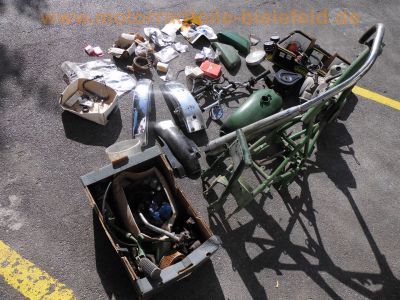 Kawasaki_KZ200A_Z200_Einzylinder_gruen_zerlegt_wie_KZ250C_Z250_LTD_-_Teile_Ersatzteile_spare-parts_spares_3.jpg