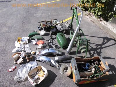 Kawasaki_KZ200A_Z200_Einzylinder_gruen_zerlegt_wie_KZ250C_Z250_LTD_-_Teile_Ersatzteile_spare-parts_spares_4.jpg