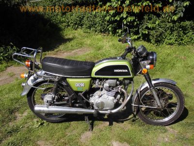 Honda_CB200_Twin_limegreen_Oldtimer_Koni_Sturzbuegel_Gepaecktraeger_-_wie_CB125K_47.jpg