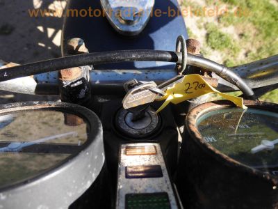 Kawasaki_KZ200A_Z200A_blau-rot_rostig_Einzylinder_Oldtimer_Gepaecktraeger_Papiere_49.jpg