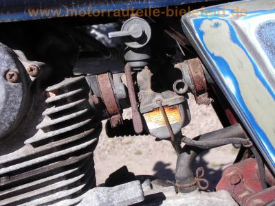 Kawasaki_KZ200A_Z200A_blau-rot_rostig_Einzylinder_Oldtimer_Gepaecktraeger_Papiere_54.jpg