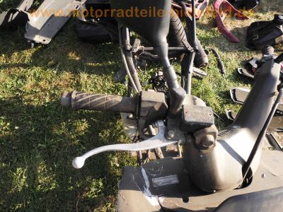 Yamaha_YP250_MAJESTY_250_4UC_4T_LC_Roller_Scooter_Ersatzteile_Teile_spare-parts_spares_33.jpg