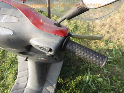 Piaggio_Sfera_125_Four-Stroke_4T_Roller_Scooter_rot_-_Technik_wie_Vespa_ET4_RST_RSL_SKR_50_125_15.jpg