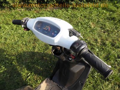 TGB_Pegasus_Sky_50_Roller_Scooter_weiss_AC_Morini_Motor_-_wie_Kreidler_RMC_50_E_TGB_Bullet_Hawk_CAGIVA_City_Progress_50_25.jpg
