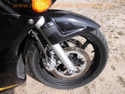 Honda_CBR600F_PC25_schwarz-gelb_Scott-Oiler_TRW-Lenker_-_wie_PC23_PC31_51.jpg