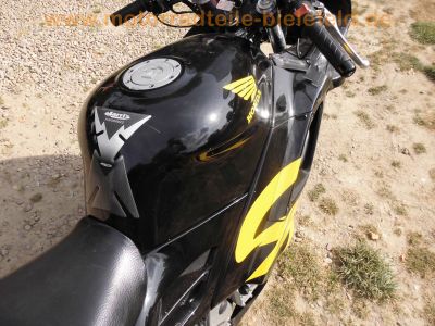 Honda_CBR600F_PC25_schwarz-gelb_Scott-Oiler_TRW-Lenker_-_wie_PC23_PC31_60.jpg