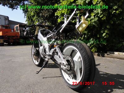 Suzuki_RGV250_GAMMA_VJ22B_Zweizylinder_Zweitakt_two-stroke_Supersportler_Tuning_an_Fahrwerk_Motor_-_no_VJ21_VJ23_Aprilia_RS250-14.jpg