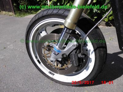 Suzuki_RGV250_GAMMA_VJ22B_Zweizylinder_Zweitakt_two-stroke_Supersportler_Tuning_an_Fahrwerk_Motor_-_no_VJ21_VJ23_Aprilia_RS250-40.jpg