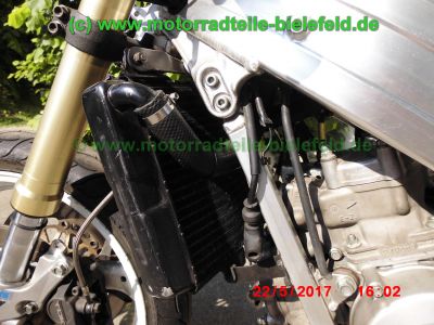 Suzuki_RGV250_GAMMA_VJ22B_Zweizylinder_Zweitakt_two-stroke_Supersportler_Tuning_an_Fahrwerk_Motor_-_no_VJ21_VJ23_Aprilia_RS250-47.jpg