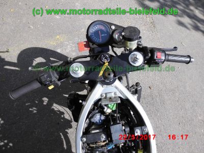 Suzuki_RGV250_GAMMA_VJ22B_Zweizylinder_Zweitakt_two-stroke_Supersportler_Tuning_an_Fahrwerk_Motor_-_no_VJ21_VJ23_Aprilia_RS250-82.jpg