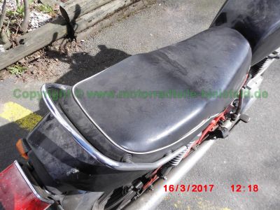 Yamaha_XS400_2A2_SOHC_schwarz_roter_Rahmen_Sito-Auspuff_–_wie_XS400SE_4G5_XS_250_360_1U4_1U5-32.jpg